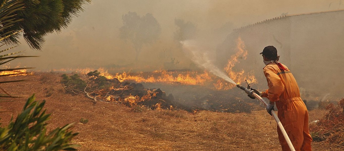 Πυρκαγιά στη Ζάκυνθο: Μεταβαίνουν ενισχύσεις από όλη την Ελλάδα - Δυναμώνει ο αέρας